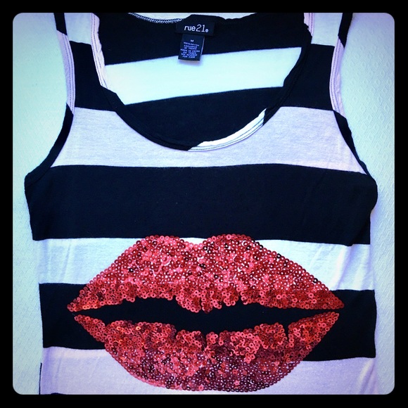 Rue21 Tops - Edgy “Rue 21” sequin lips tank top!!💋 SALE!!